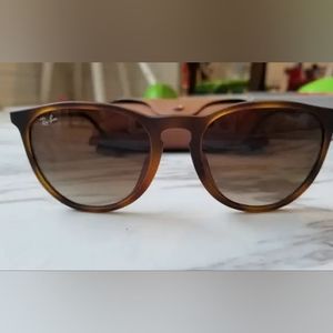 Erika Raybans Polarized